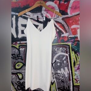 Love Tree White V-Neck Dress-large- NWOT